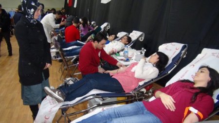 Zkü'nün 'Sizleri Unutmadık' Kan Kampanyasına Öğrencilerden Büyük İlgi