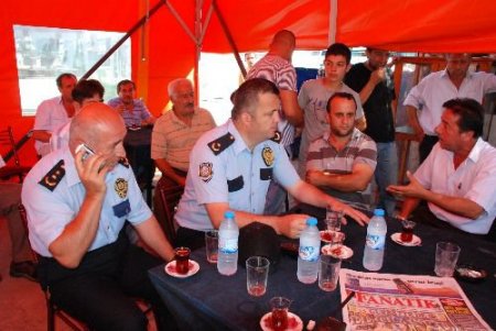 Zonguldak Alaplı'da Halk Otobüsçüleri Yolu Kapattı