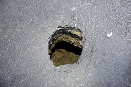 Zonguldak - Filyos yolu, çukur sebebiyle trafiğe kapatıldı