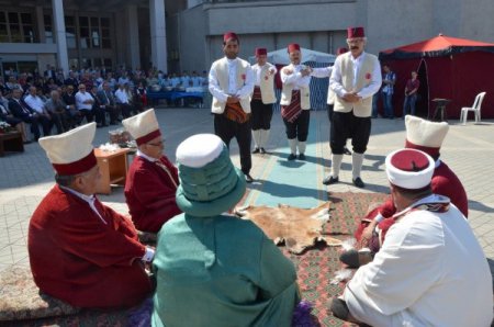 Zonguldak Valisi, ustalığı erdiği için 'şed' kuşandı