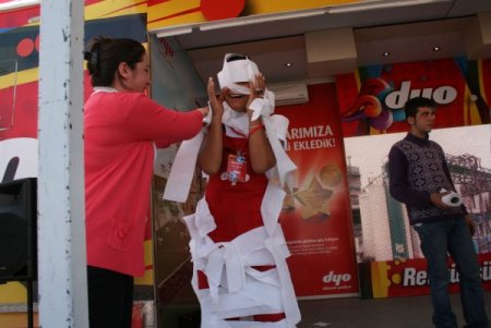 Zonguldak'a Uğrayan Renküssü Tır'ında Boya Eğlencesi