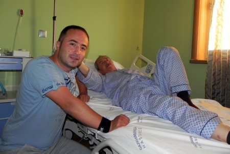 Zonguldaklı gazeteci bir yıl önce böbreğini verdiği babasını kaybetti