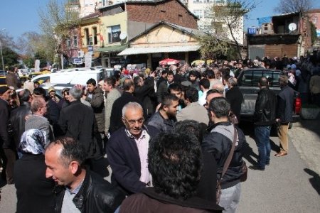 Zonguldaklı iş adamı işçilerini sırayla umreye gönderiyor