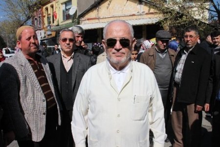 Zonguldaklı iş adamı işçilerini sırayla umreye gönderiyor