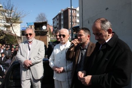 Zonguldaklı iş adamı işçilerini sırayla umreye gönderiyor