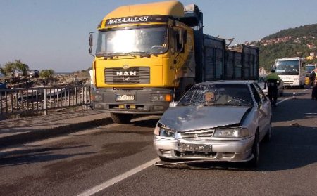 Zonguldak'ta 2 Trafik Kazası: 1 Ölü, 14 Yaralı