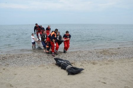 Zonguldak'ta bir gün önce denize uçan otomobildeki 2 kişi öldü