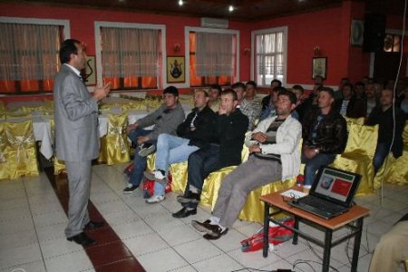 Zonguldak'ta Boya Ustalarına Seminer Verildi