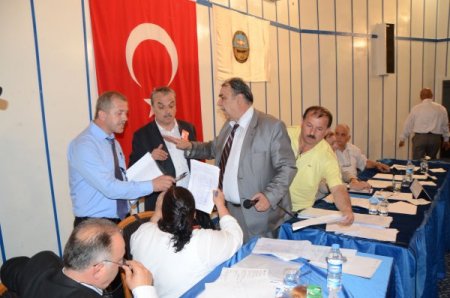 Zonguldak'ta Esnaf Kongresinde Gerginlik Çıktı