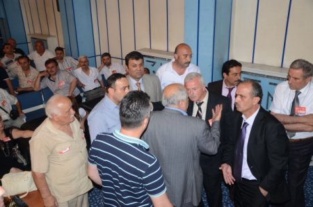 Zonguldak'ta Esnaf Kongresinde Gerginlik Çıktı