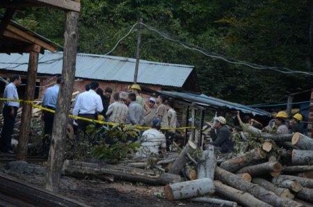Zonguldak'ta göçükte kalan işçi için umutlu bekleyiş sürüyor