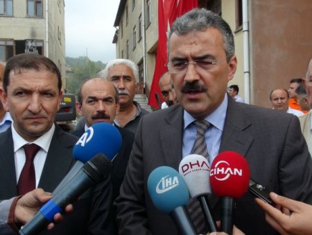 Zonguldak'ta kentsel dönüşüm, metruk binaların yıkımıyla başladı