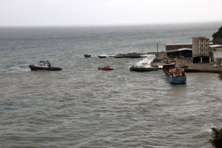 Zonguldak'ta kuru yük gemisi karaya oturdu