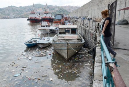 Zonguldak'ta Liman Çöplüğe Döndü