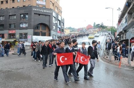 Zonguldak’ta lise öğrencilerinin eylemine tepki