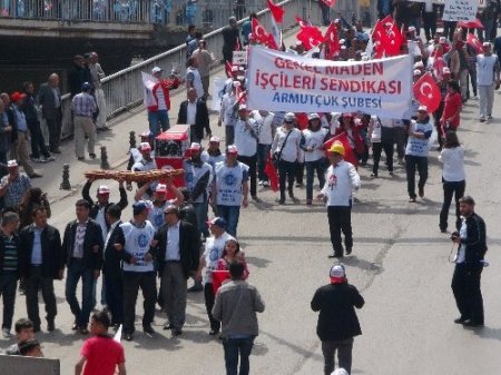 Zonguldak'ta tabutlu işçi bayramı