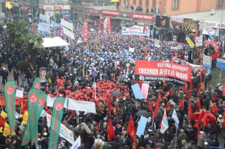 Zonguldak'ta taşeronlaşmaya karşı miting düzenlendi