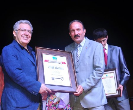 Zülfü Livaneli Fethiyeli Oldu