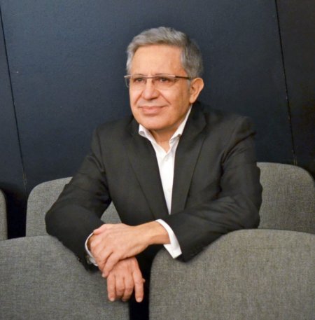 Zülfü Livaneli'nin son romanı serenat eşliğinde tanıtıldı